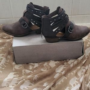 Ankle boots!! Never worn! Great stitching and super cute!!
